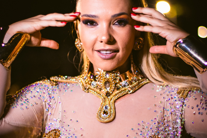 Lucia Helena: do consultório a avenida