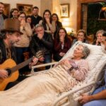 Entre aparelhos e canções: o adeus de d. Eunice