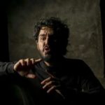 Espetáculo “ESBOÇO” chega a Uberlândia com reflexão poética sobre loucura, arte e saúde mental