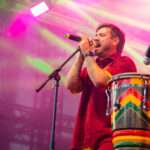 Planta e Raiz desembarca em BH nesta sexta-feira com show da turnê “Flor de Fogo”